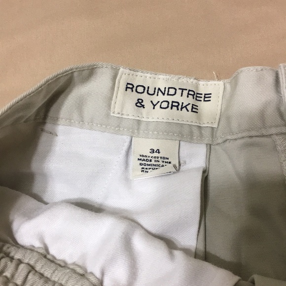 Roundtree & Yorke elastic waist khaki shorts 7” size 34 off-white - Picture 4 of 5